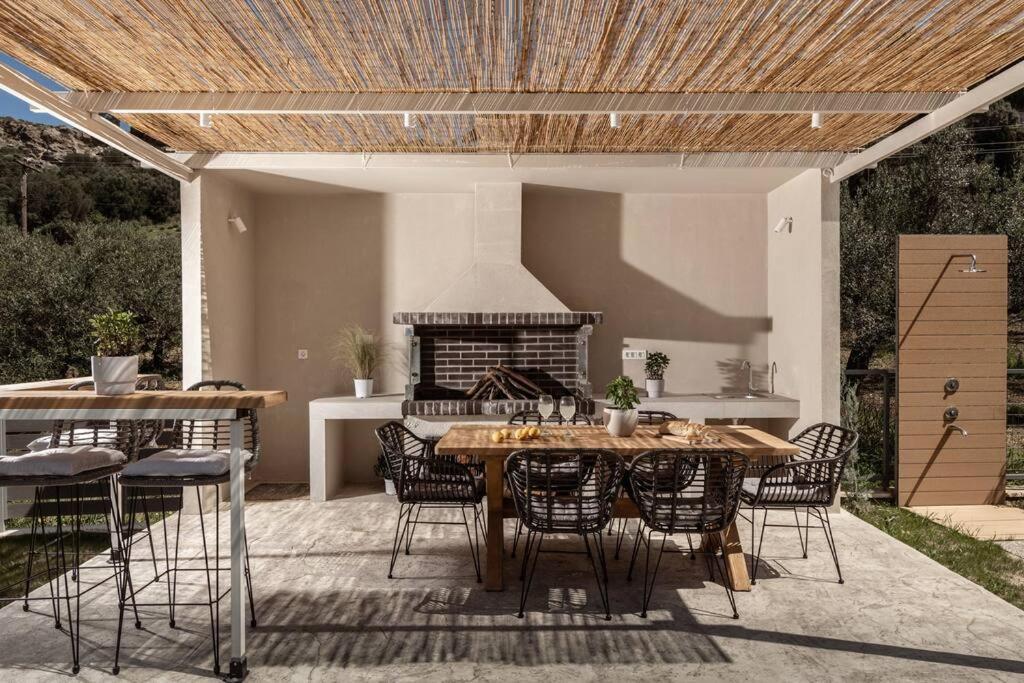 Melissia Luxury Villa กาลามากี ภายนอก รูปภาพ