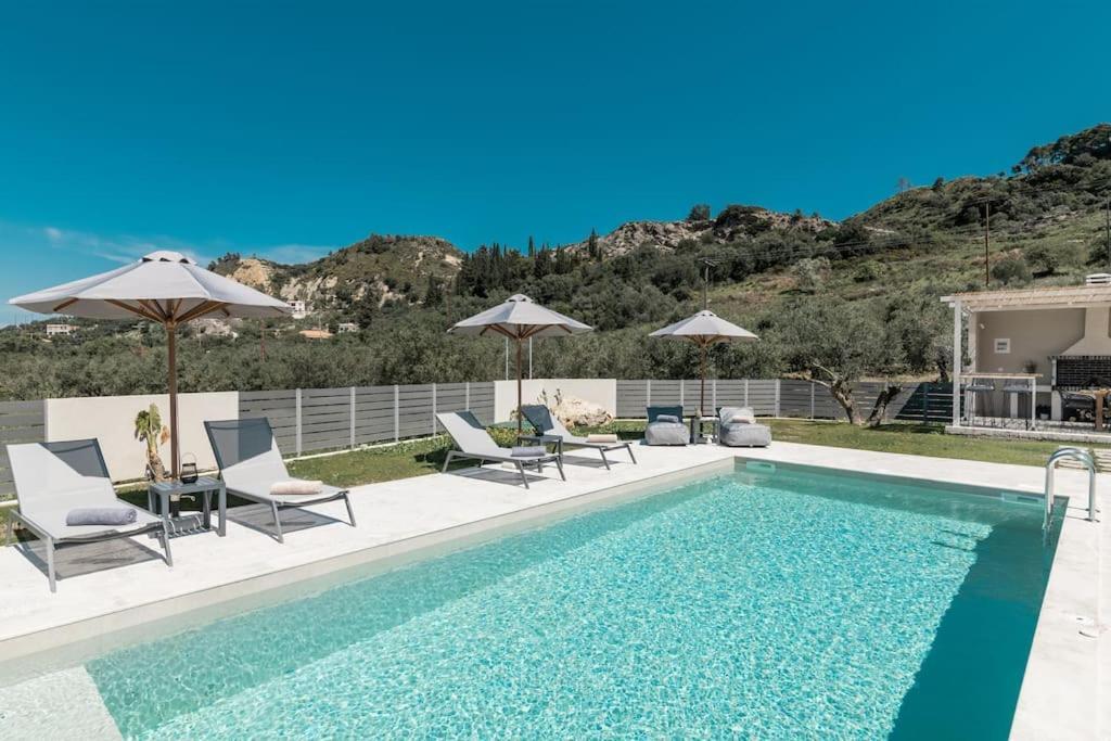 Melissia Luxury Villa กาลามากี ภายนอก รูปภาพ