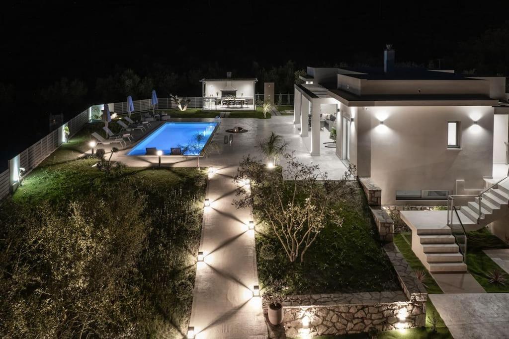 Melissia Luxury Villa กาลามากี ภายนอก รูปภาพ