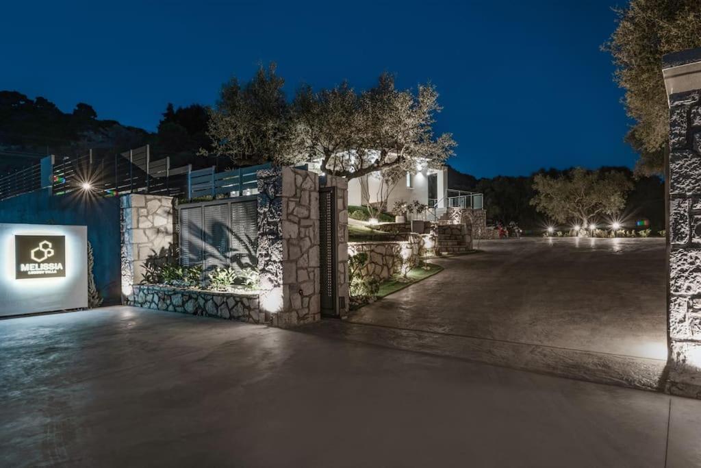 Melissia Luxury Villa กาลามากี ภายนอก รูปภาพ